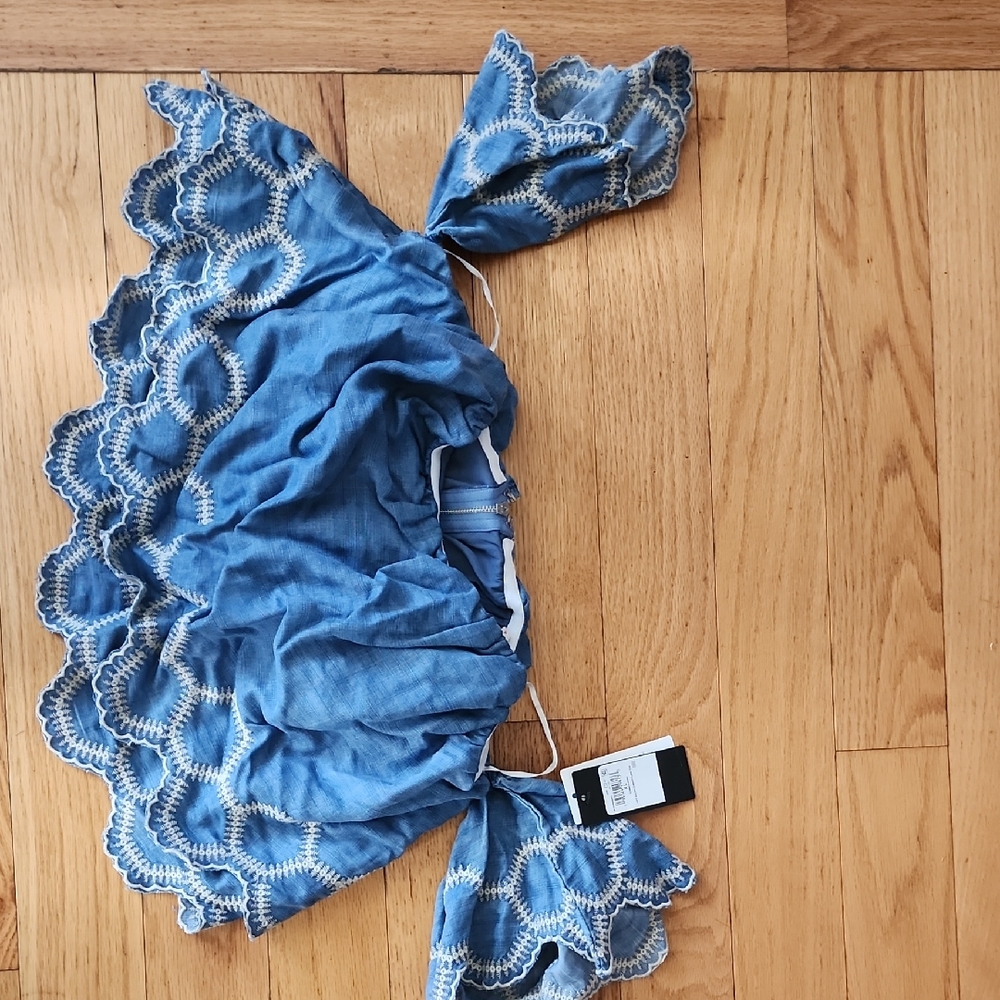 Guess Blue and White Crop Top